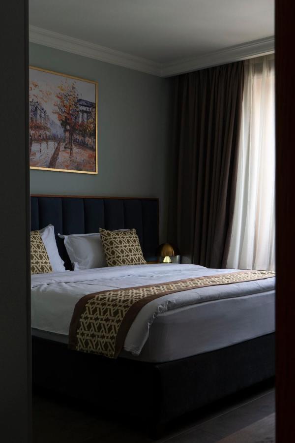Grand Opera Hotel คูทายสิ ภายนอก รูปภาพ