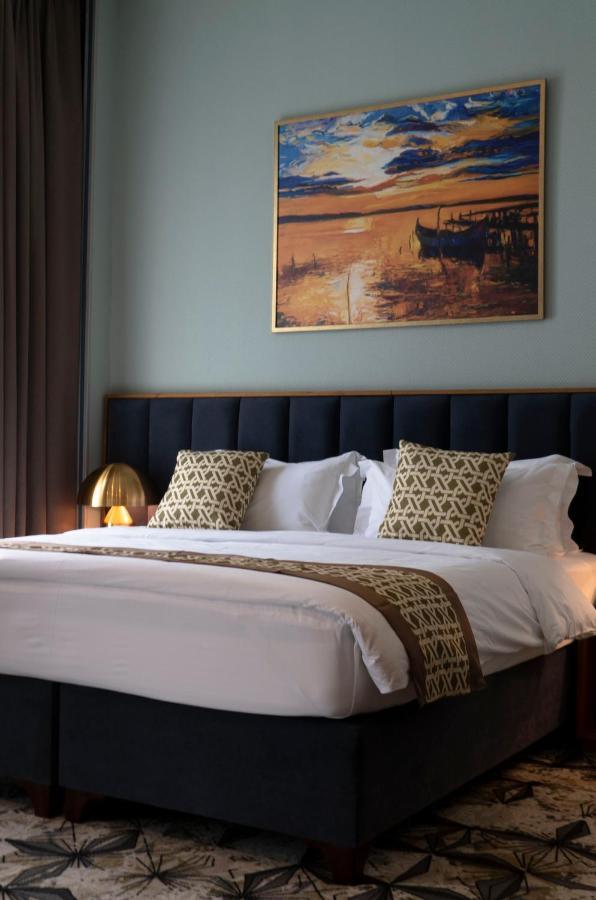 Grand Opera Hotel คูทายสิ ภายนอก รูปภาพ