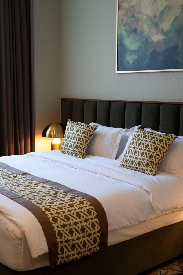 Grand Opera Hotel คูทายสิ ภายนอก รูปภาพ