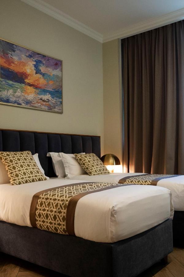Grand Opera Hotel คูทายสิ ภายนอก รูปภาพ