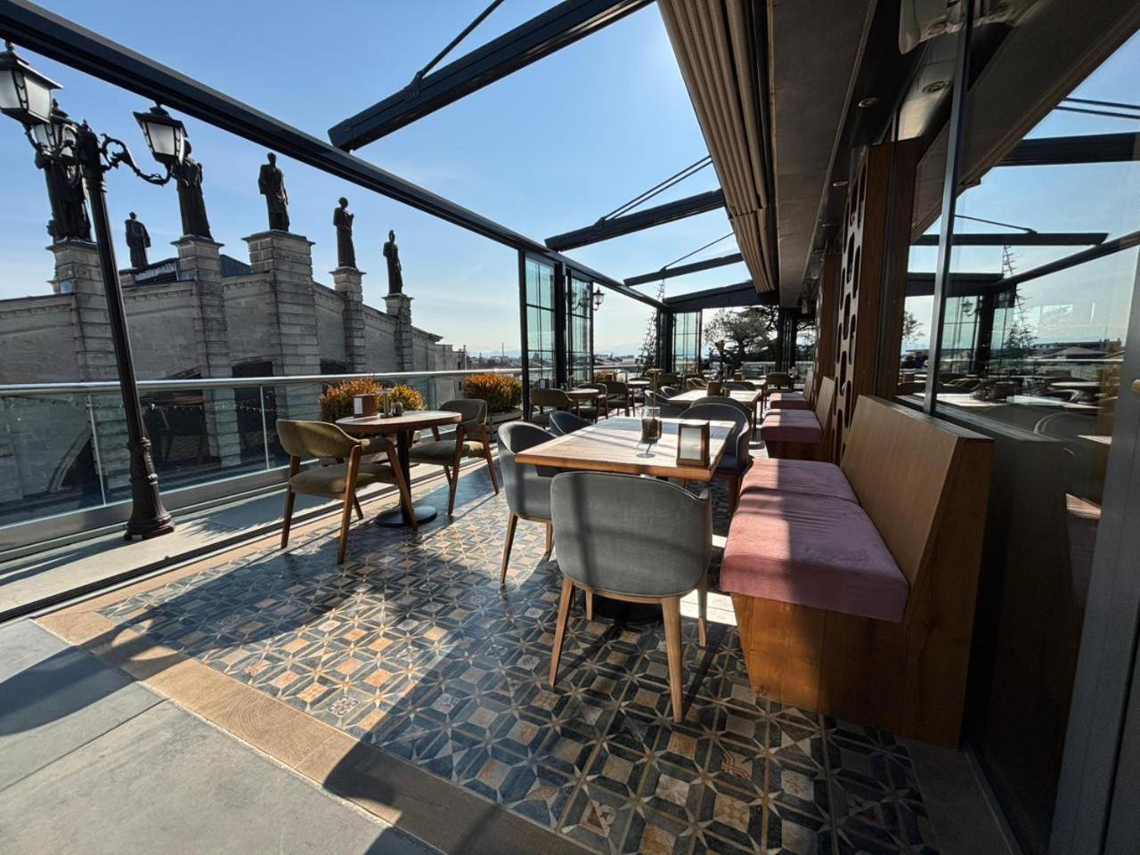 Grand Opera Hotel คูทายสิ ภายนอก รูปภาพ